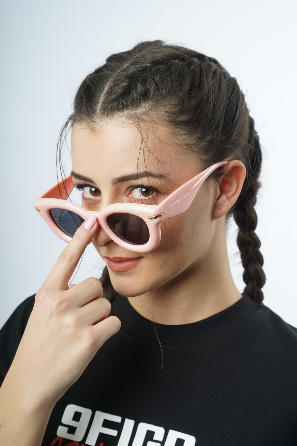 Bubblegum Pink Retro Cat-Eye Sunglasses